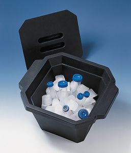Cooling box