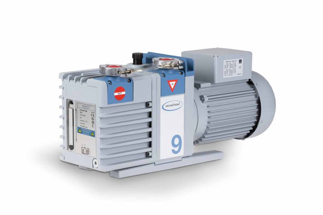 Rotary vane pump RZ 9, two stage,230 V / 50-60 Hz, UK/IN mains cable***Replaces item number 20698142***